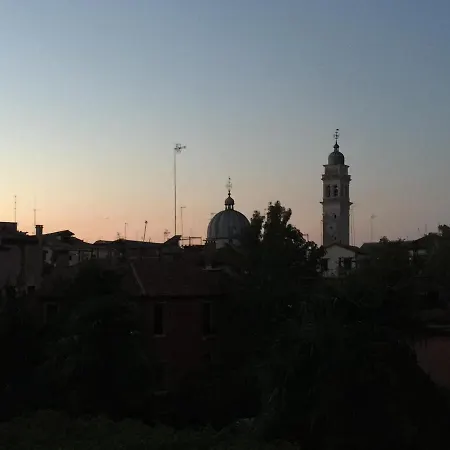 Monolocale Luminosissimo * البندقية